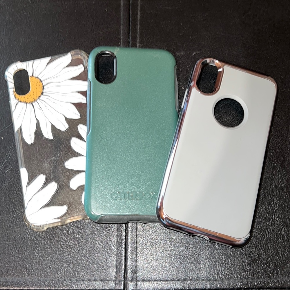 3 iPhone XS cases
